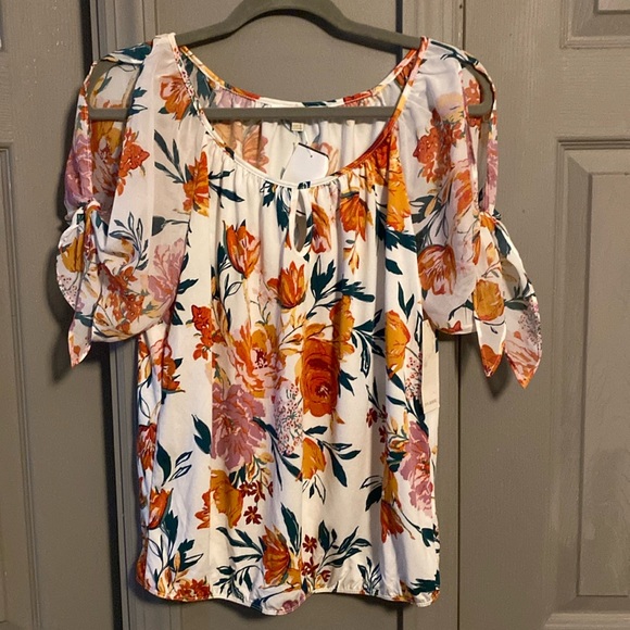 Floral blouse - Picture 1 of 2